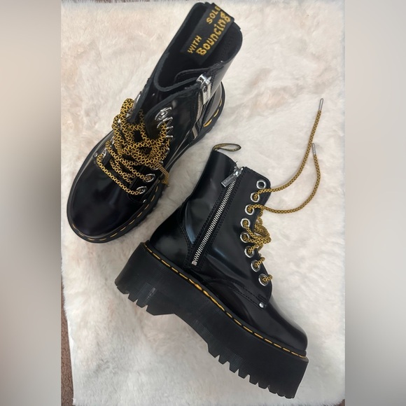 Dr.‎ Martens Black Leather Boots with Yellow Laces Jadon Max size 8 - Picture 2 of 8